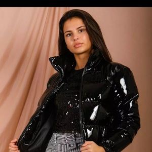 Women’s crop top puffer coat